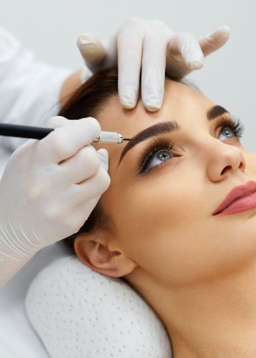 woman in permanent makeup treatment